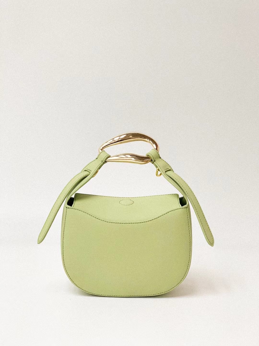 Spring and Summer New Design Lip Print Metal Handle Bag Textured Cowhide Portable Messenger Bag, Avocado green
Spring and Summer New Design Lip Print Metal Handle Bag Textured Cowhide Portable Messenger Bag, Avocado green