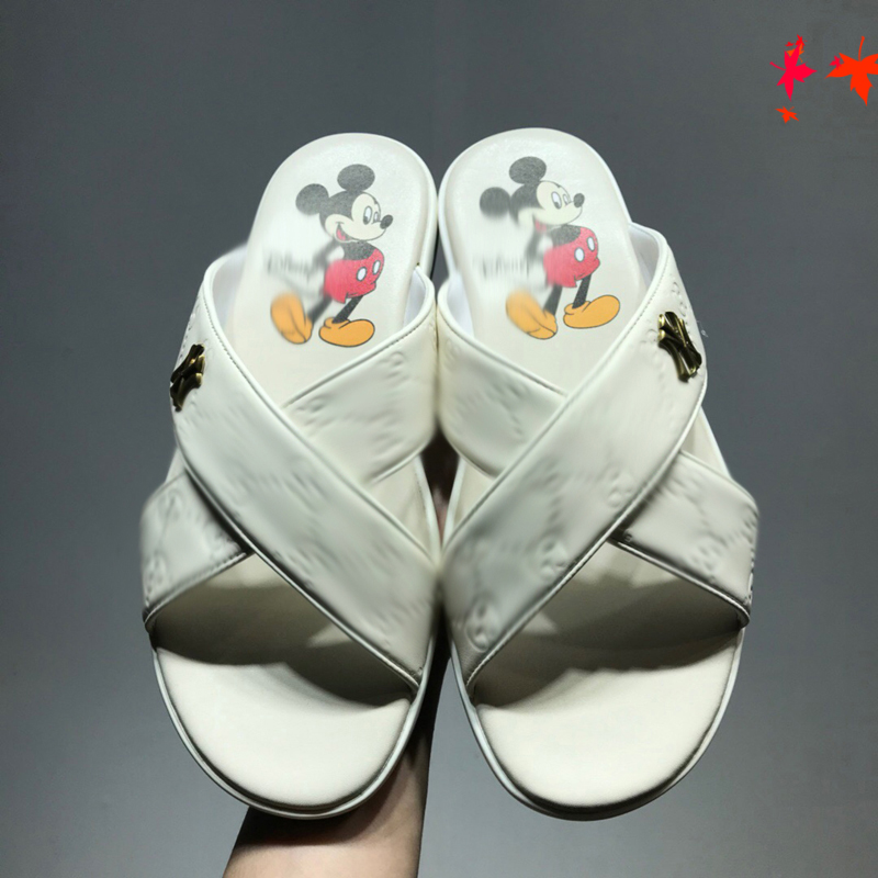 2021 Slipper Designer Slide Summer sandals Fashion Men Beach Indoor Flat Flip Flops Leather luxurys 7Shoes mens Slippers with box Size 39-45 -H245, White
2021 Slipper Designer Slide Summer sandals Fashion Men Beach Indoor Flat Flip Flops Leather luxurys 7Shoes mens Slippers with box Size 39-45 -H245, White