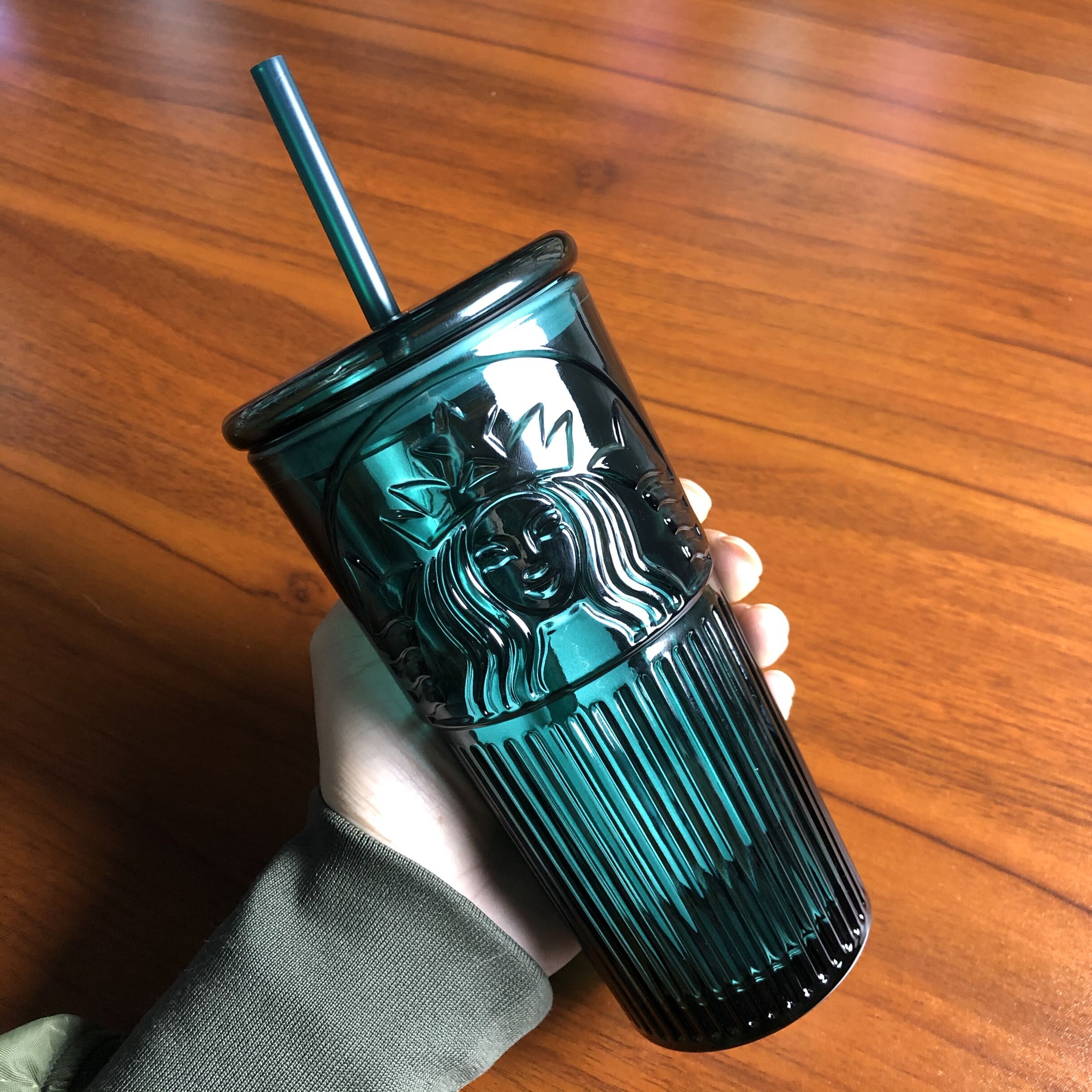 New Starbucks Dark Green Goddess Glass Straw Cup 550ml Mermaid logo Glass Coffee cup, Mint green
New Starbucks Dark Green Goddess Glass Straw Cup 550ml Mermaid logo Glass Coffee cup, Mint green