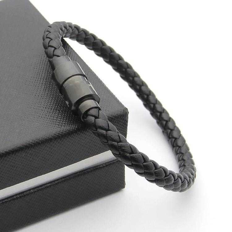 Luxury Black Woven Leather Bracelets Magnetic shut design with Six star Branding French Man Jewelry Charm Bracelet As Christmas Gifts
Luxury Black Woven Leather Bracelets Magnetic shut design with Six star Branding French Man Jewelry Charm Bracelet As Christmas Gifts