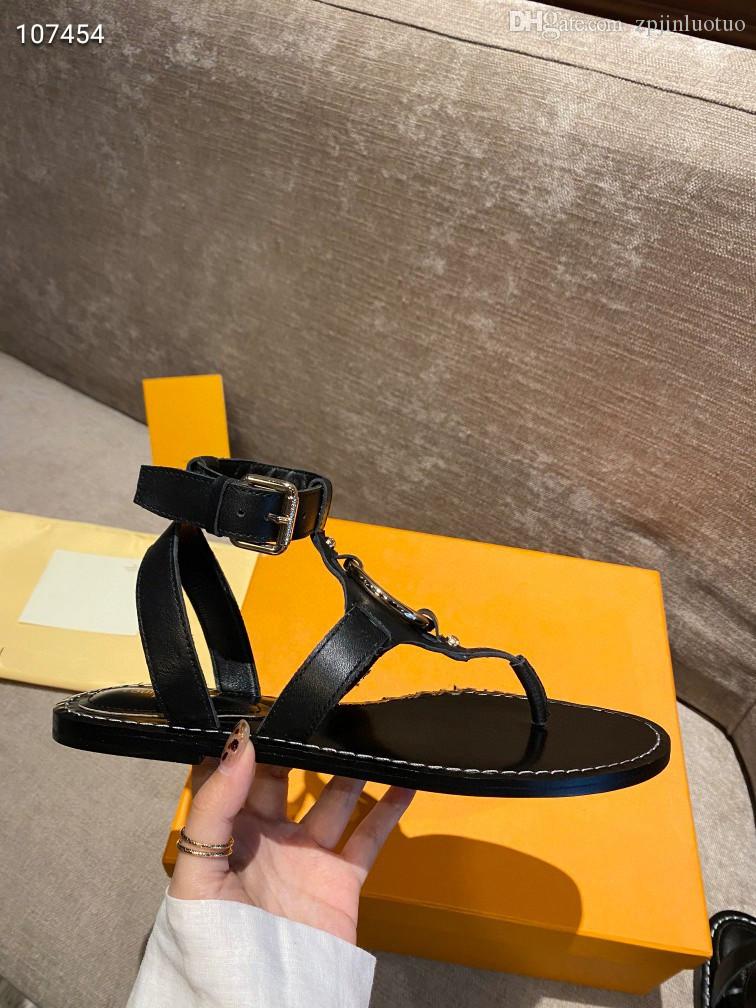 Luxury Designer High Quality Leather Women Fashion Flat Flip Flops Non-slip Sandals Summer Outdoor Open Toe Roman Flip Flops Large Size 42, Black
Luxury Designer High Quality Leather Women Fashion Flat Flip Flops Non-slip Sandals Summer Outdoor Open Toe Roman Flip Flops Large Size 42, Black