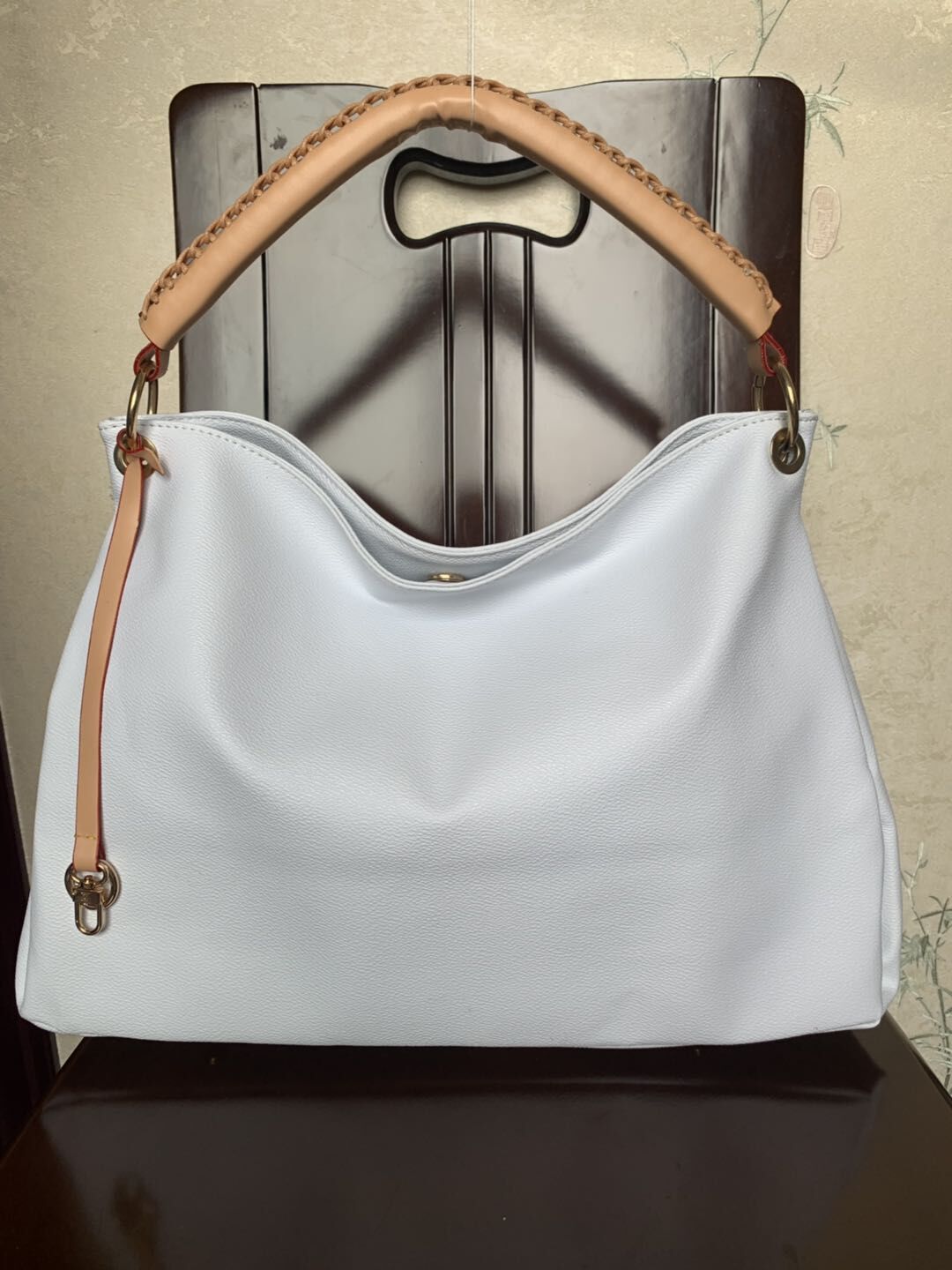 solds womens pruse Women luxurys designer bags Lady Leather Artsy Handbag Crossbody Bag Purse On Chain Shoulder, Don't shoot!
solds womens pruse Women luxurys designer bags Lady Leather Artsy Handbag Crossbody Bag Purse On Chain Shoulder, Don't shoot!