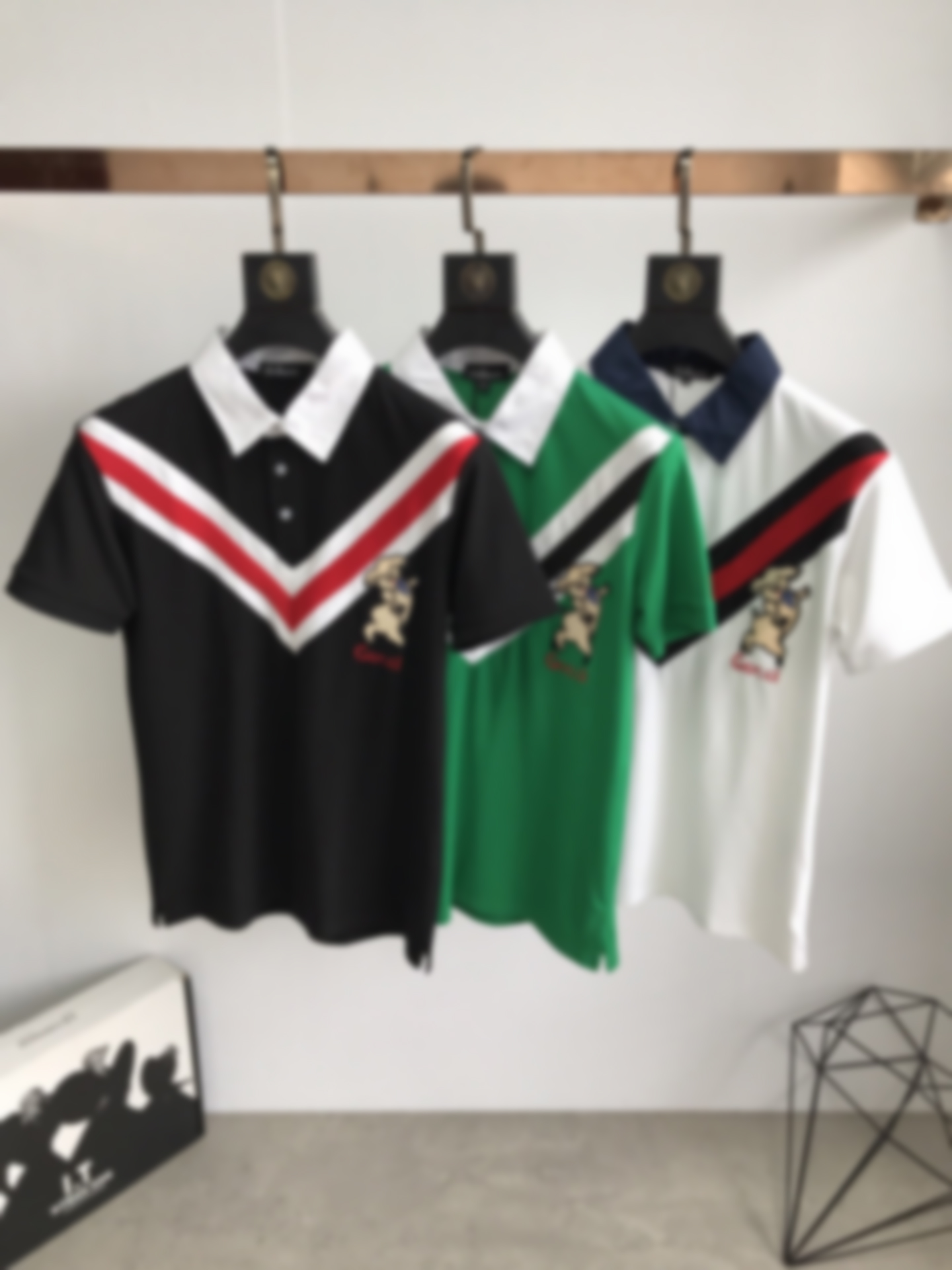 2021 European spring and summer latest fashion piglet arrow stitching printing casual cotton Italian designer men's T-shirt men's black POLO, White;black
2021 European spring and summer latest fashion piglet arrow stitching printing casual cotton Italian designer men's T-shirt men's black POLO, White;black