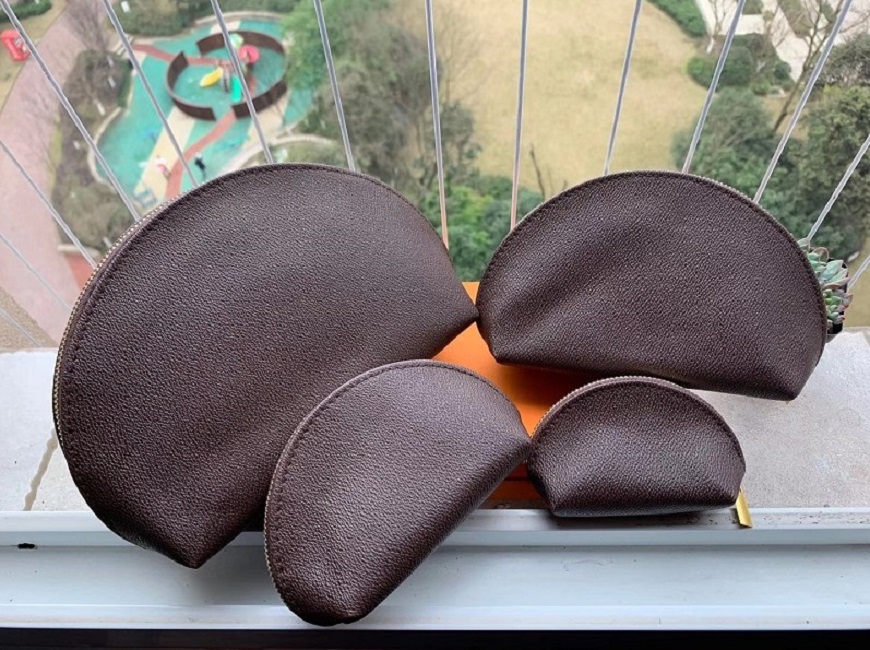 wholesale 4pcs/set Women Designers Bags famous makeup travel pouch make up ladies Clutch purses toiletry bag, Brown flower
wholesale 4pcs/set Women Designers Bags famous makeup travel pouch make up ladies Clutch purses toiletry bag, Brown flower