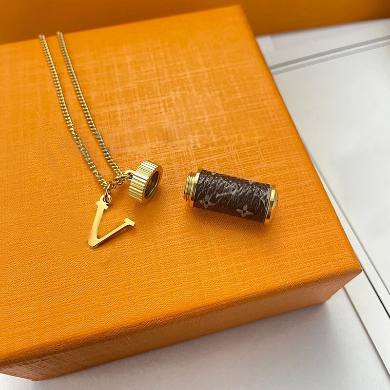 Europe America Fashion Style Lady 316L Titanium steel Engraved Letter 18K Plated Gold Necklaces With Single Heart Pendant 3 Colors, Silver
Europe America Fashion Style Lady 316L Titanium steel Engraved Letter 18K Plated Gold Necklaces With Single Heart Pendant 3 Colors, Silver