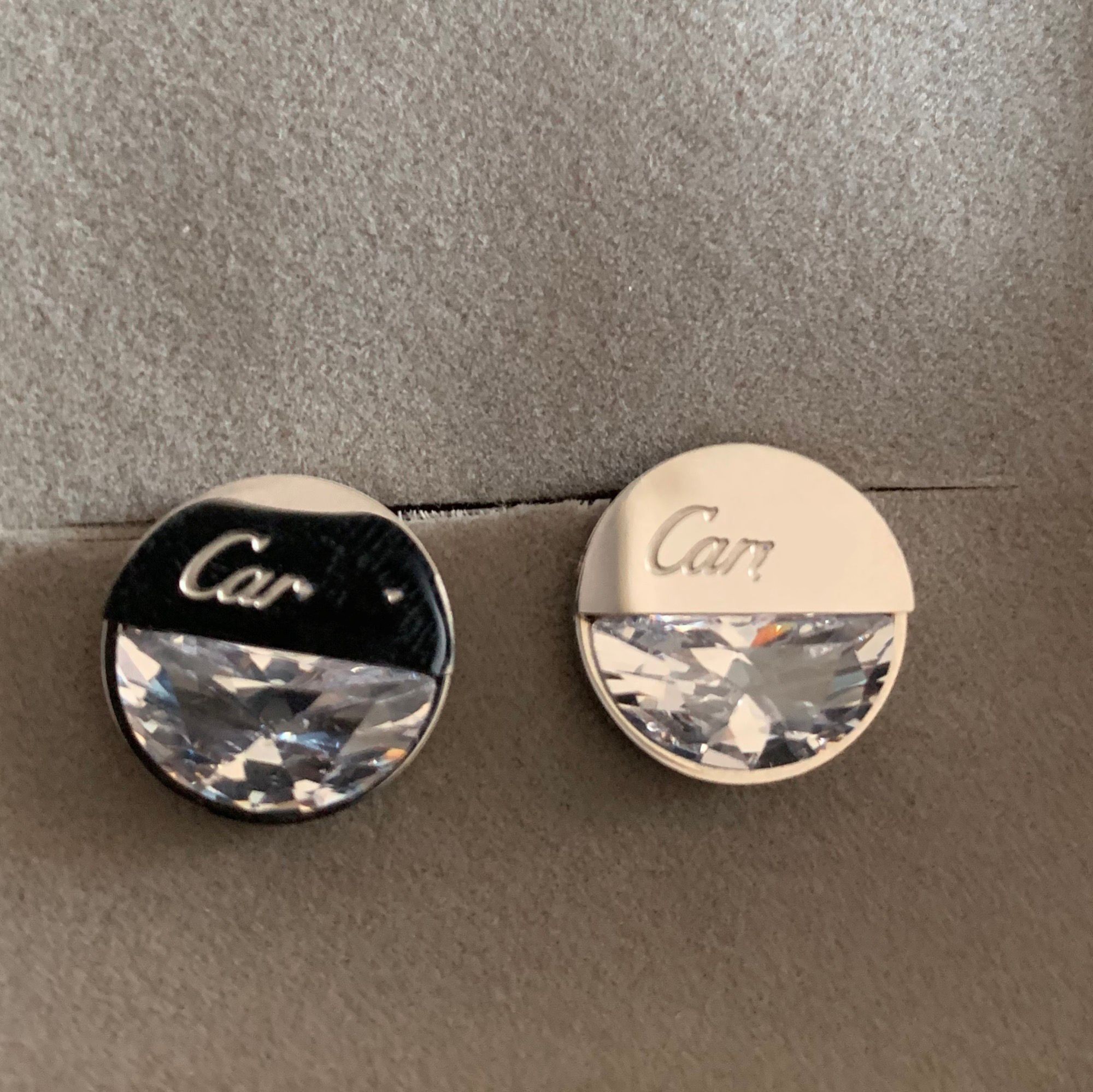 Men women High Quality Fashion wedding 316L titanium steel 18K silver rose gold large diamond letter stud earrings lady birthday gift
Men women High Quality Fashion wedding 316L titanium steel 18K silver rose gold large diamond letter stud earrings lady birthday gift