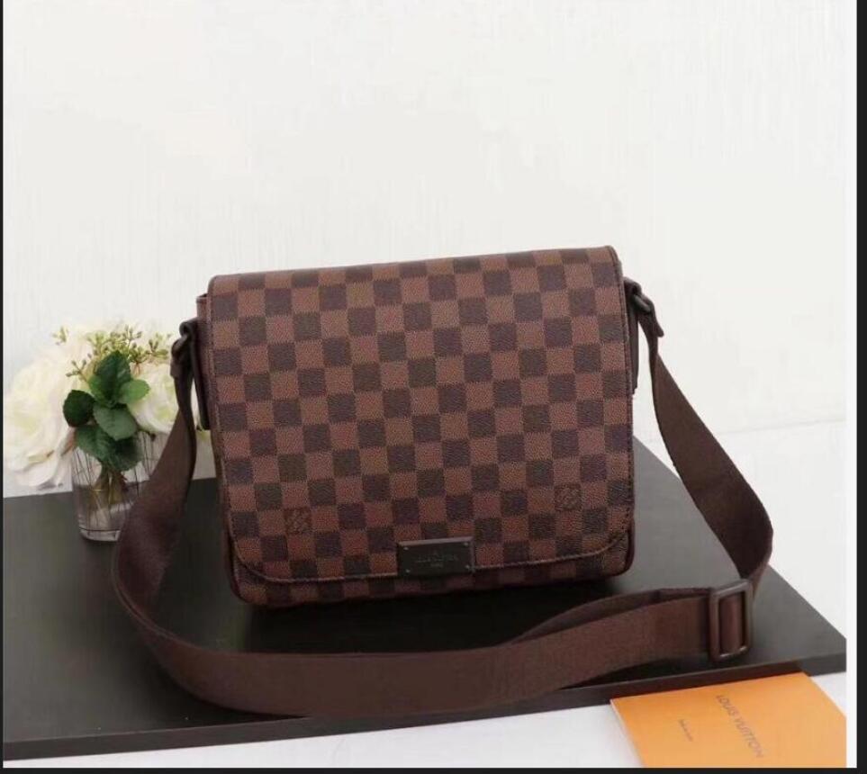 men shoulder bags man briefcase leather Crossbody bag totes Messenger bags wallet Satchel hand bag bags wallet LOUIINGS VUTTON 
men shoulder bags man briefcase leather Crossbody bag totes Messenger bags wallet Satchel hand bag bags wallet LOUIINGS VUTTON