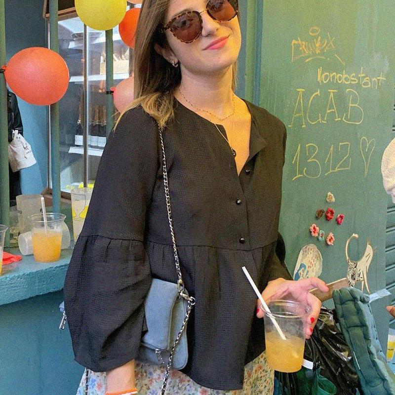 Women' Blouses & Shirts Maiwenn Black Blouse Women Spring Autumn Flare Sleeve V Neck Buttons Up Chic Casual Vintage Loose Tunic 2021 Tops R
Women' Blouses & Shirts Maiwenn Black Blouse Women Spring Autumn Flare Sleeve V Neck Buttons Up Chic Casual Vintage Loose Tunic 2021 Tops R