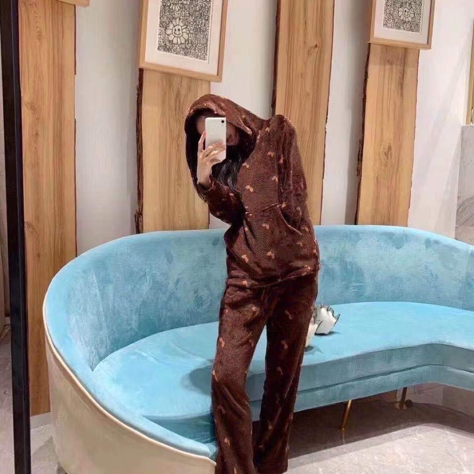 2021 new style on shelves, fashion and comfortable coral velvet home wear sportswear new fashion loose men's and women's wear, pants + top,, White
2021 new style on shelves, fashion and comfortable coral velvet home wear sportswear new fashion loose men's and women's wear, pants + top,, White