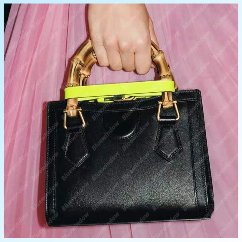 2021 Trendy Tote Bag Bamboo Handbag Women Designer Totes Mini Bags Shoulder Crossbody Purse Designers Handbags Womens Purses B2108021L, Extra shipping cost
2021 Trendy Tote Bag Bamboo Handbag Women Designer Totes Mini Bags Shoulder Crossbody Purse Designers Handbags Womens Purses B2108021L, Extra shipping cost
