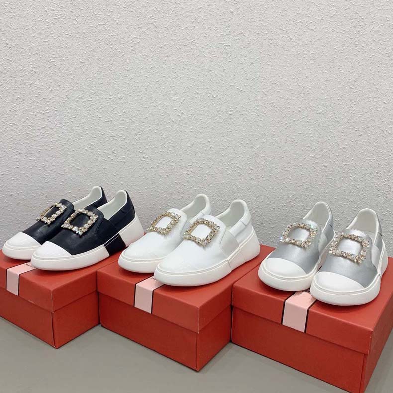 Luxurys Designer Shoes crysta buckle Sneaker Low top Casual Shoe Women Treaded Rubber Outsole Printed Calf Leather Classic Trainers 02, #4
Luxurys Designer Shoes crysta buckle Sneaker Low top Casual Shoe Women Treaded Rubber Outsole Printed Calf Leather Classic Trainers 02, #4
