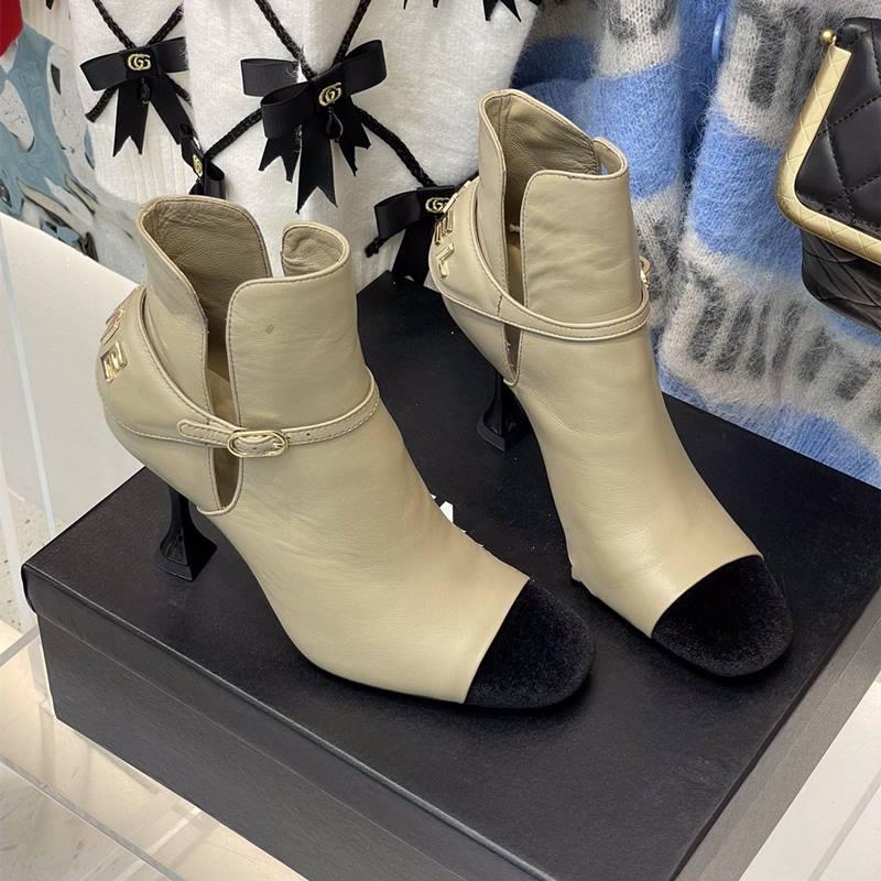 The latest women boots from famous designers, elegant temperament stylish luxury nude and white leather shoes with round heads, Nude a
The latest women boots from famous designers, elegant temperament stylish luxury nude and white leather shoes with round heads, Nude a