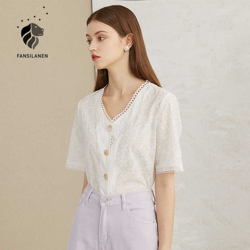 FANSILANEN V neck white lace blouse shirt Women short sleeve vintage floral summer top Female sexy cotton button up 210607
FANSILANEN V neck white lace blouse shirt Women short sleeve vintage floral summer top Female sexy cotton button up 210607