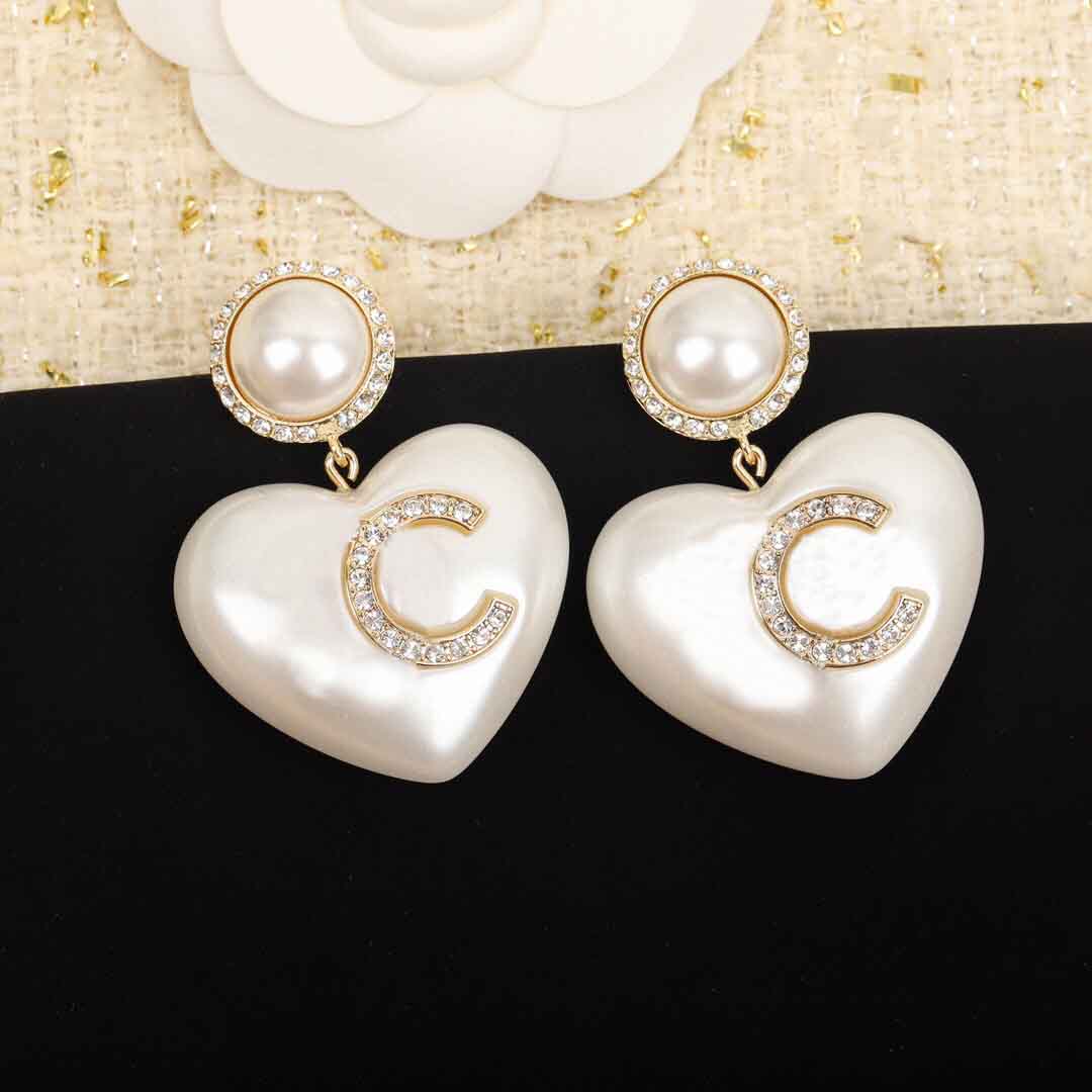 2022 Top quality Charm drop earring heart shape with diamond white shelll pink beads for women wedding jewelry gift have box stamp PS7258
2022 Top quality Charm drop earring heart shape with diamond white shelll pink beads for women wedding jewelry gift have box stamp PS7258