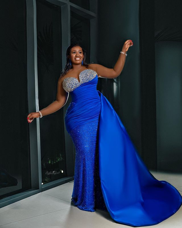2021 Plus Size Arabic Aso Ebi Royal Blue Mermaid Prom Dresses Beaded Crystals Sheer Neck Evening Formal Party Second Reception Gowns Dress ZJ577