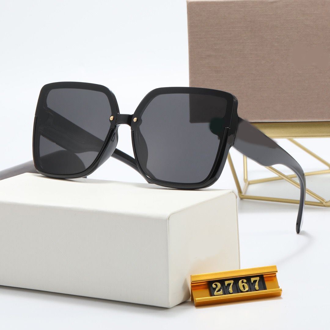 2022 Women Brand Designers Sunglasses Luxury Sunglasses Stylish Fashion High Quality Polarized for Mens Womens Glass UV400 lens Unisex With box
2022 Women Brand Designers Sunglasses Luxury Sunglasses Stylish Fashion High Quality Polarized for Mens Womens Glass UV400 lens Unisex With box