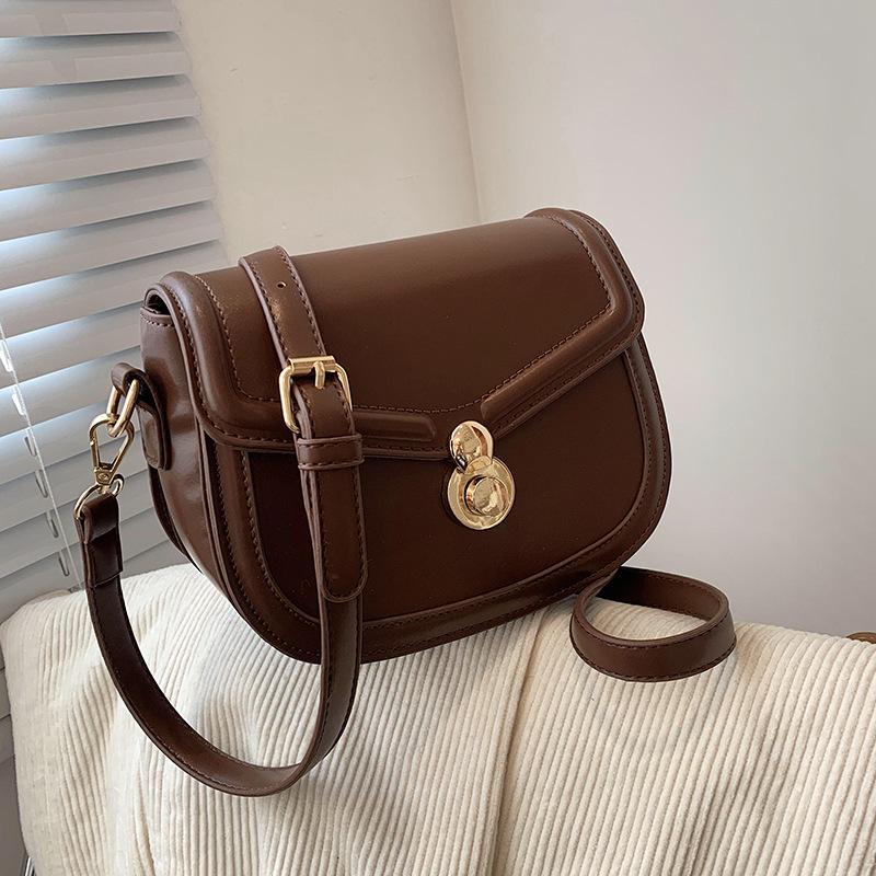 Retro Messenger Small Square Bag Pure Color Simplicity Small High Quality Leather Handbag Women 2021 New Handbag And Purse, Black
Retro Messenger Small Square Bag Pure Color Simplicity Small High Quality Leather Handbag Women 2021 New Handbag And Purse, Black