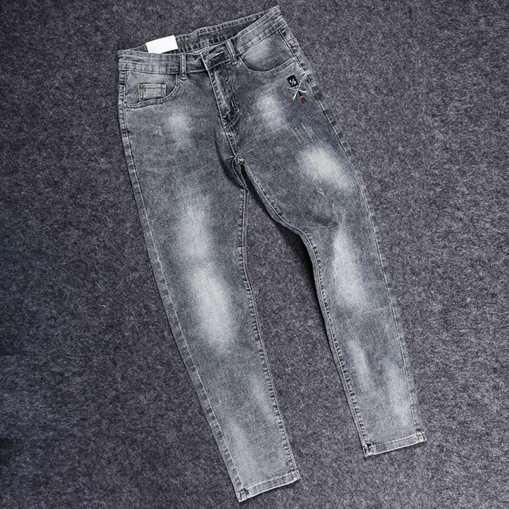 slim fitting elastic casual jeans are versatile for young Men's mid waist pants, Blue
slim fitting elastic casual jeans are versatile for young Men's mid waist pants, Blue