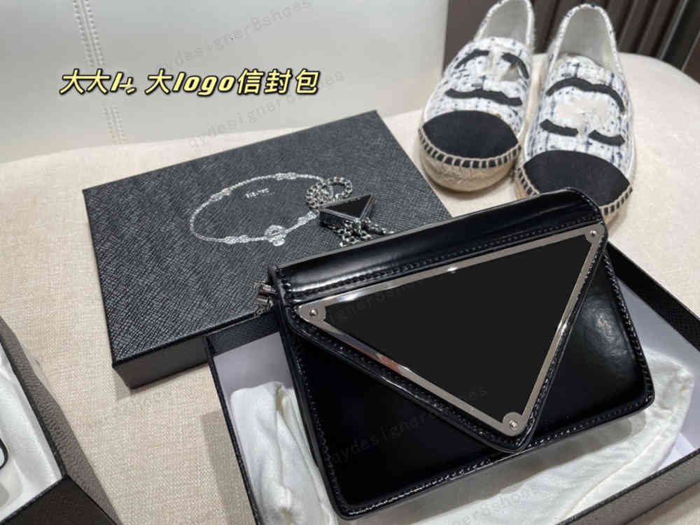 With box women's designer Spazzolato Mini borse waist bag crossbody shoulder size 17*12cm
With box women's designer Spazzolato Mini borse waist bag crossbody shoulder size 17*12cm