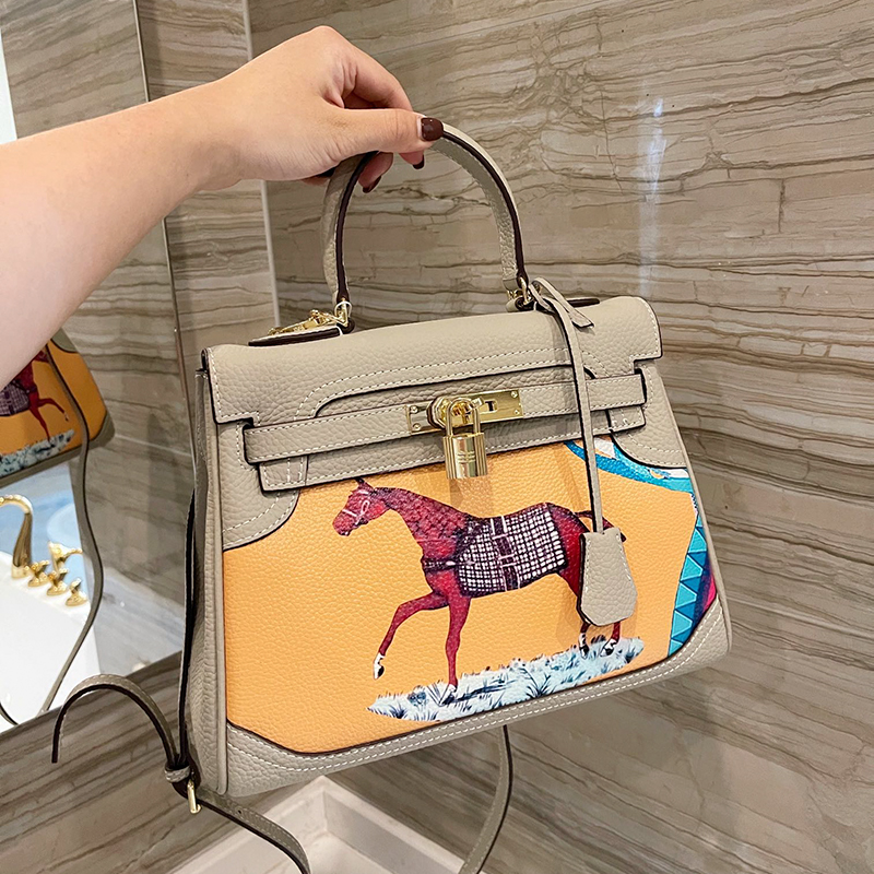 Designer Handbags Luxurys Handbag Epsom Cowhide Leather Tote Bag Classic Shoulder with Stamped Lock Horse and zz wan
Designer Handbags Luxurys Handbag Epsom Cowhide Leather Tote Bag Classic Shoulder with Stamped Lock Horse and zz wan