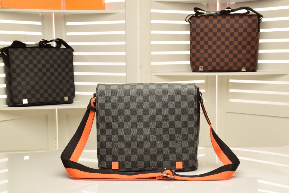 GG LV Louis Vitton YSL VUTTON new men shoulder bags man briefcase leather Crossbody bag totes Messenger bags wallet Satchel hand bag bags
GG LV Louis Vitton YSL VUTTON new men shoulder bags man briefcase leather Crossbody bag totes Messenger bags wallet Satchel hand bag bags