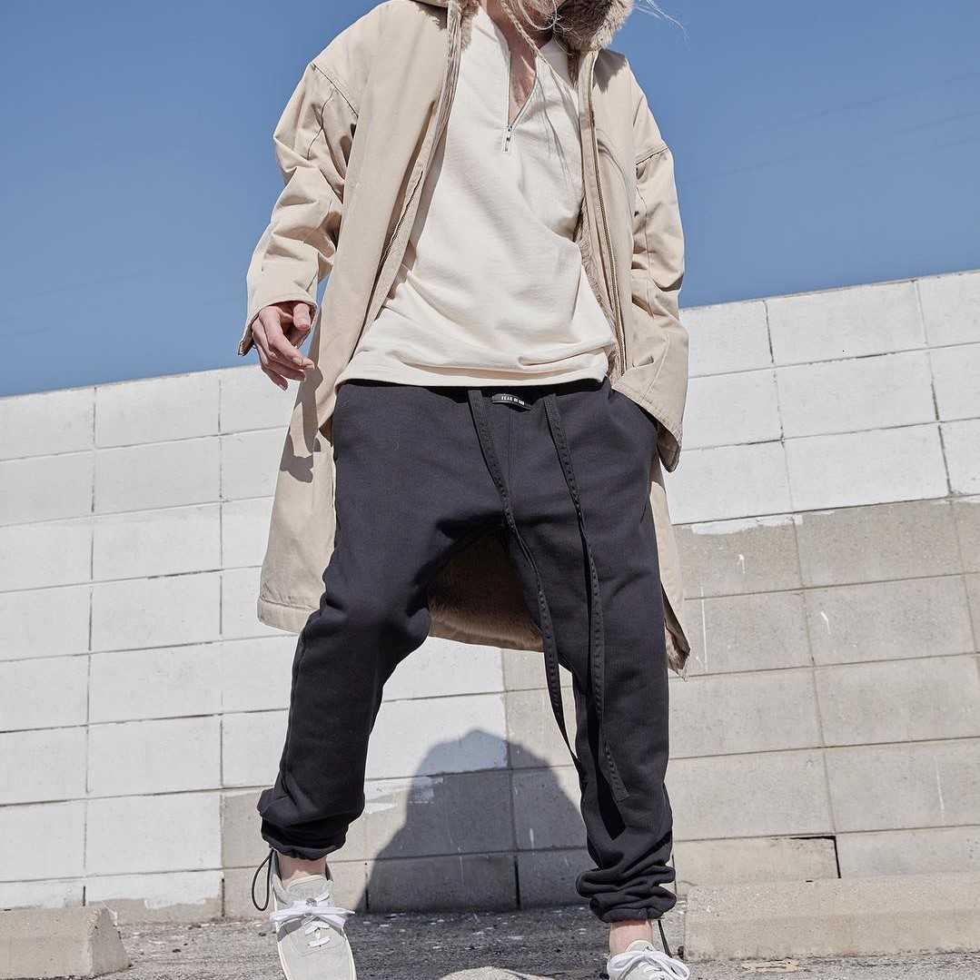 main Feel of 6 God 6th 19ss Season line Jerry same black ribbon fog cotton pants, Black;white
main Feel of 6 God 6th 19ss Season line Jerry same black ribbon fog cotton pants, Black;white