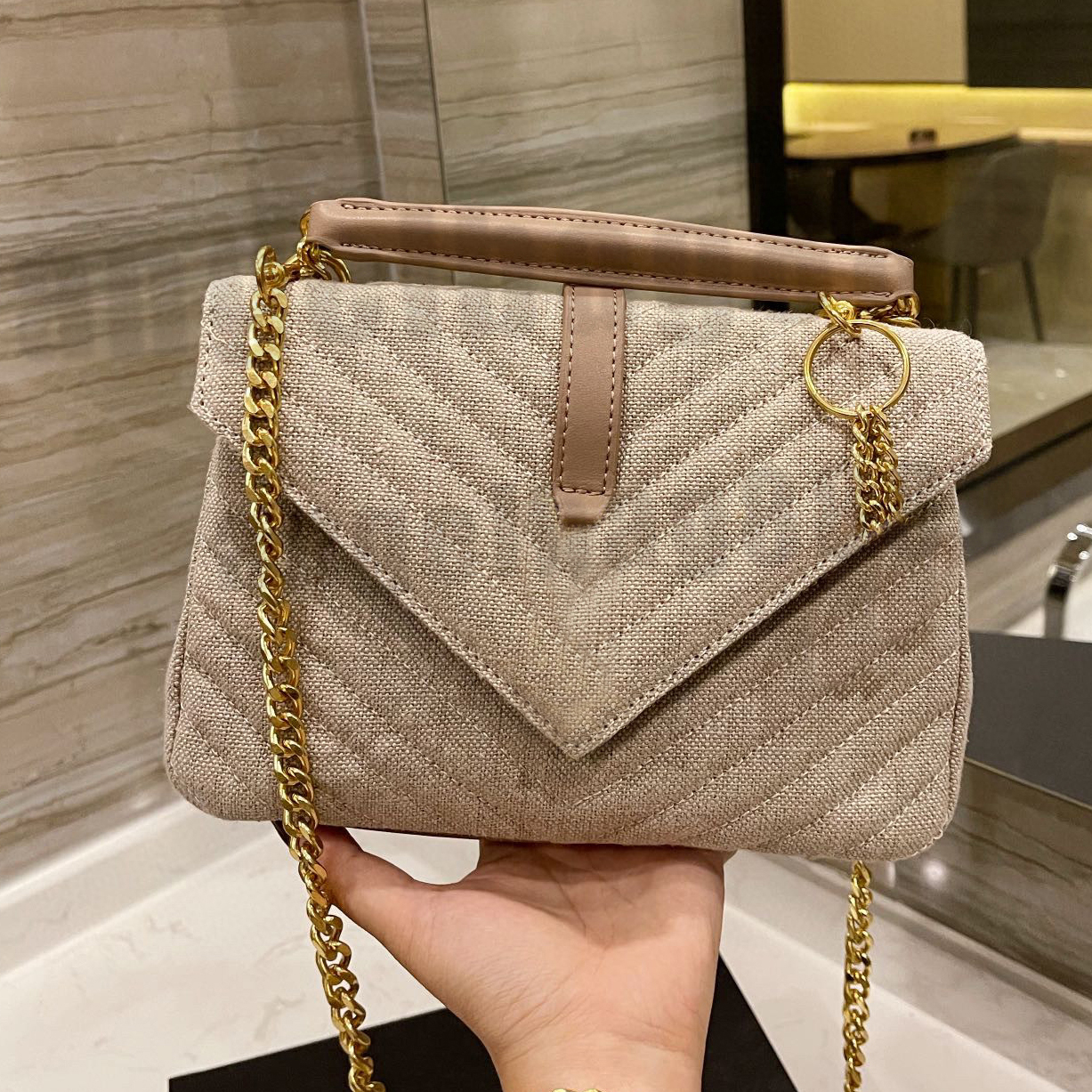 Luxury Designer Brand Fashion Shoulder Messenger Bags Handbags High lady Quality chains mobile phone bag purse Women wallet all match cross body Metallic totes, No bags
Luxury Designer Brand Fashion Shoulder Messenger Bags Handbags High lady Quality chains mobile phone bag purse Women wallet all match cross body Metallic totes, No bags