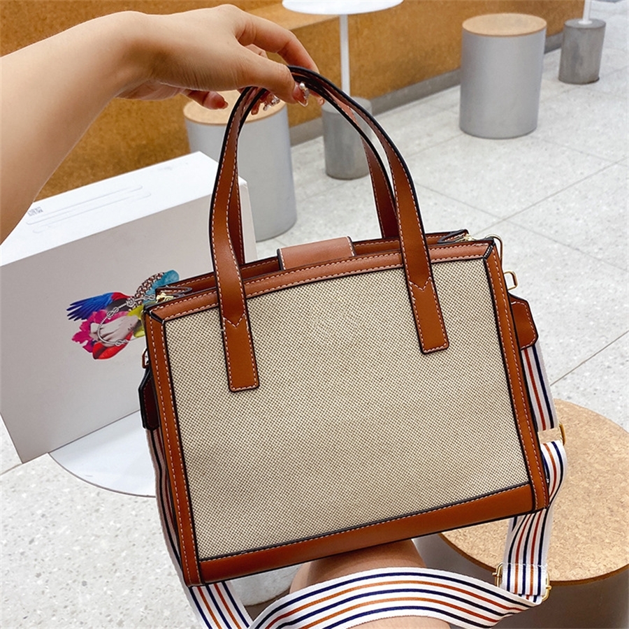 Bag female new fashion contrast canvas hand-held single shoulder bag simple texture broadband messenger bag, Blue
Bag female new fashion contrast canvas hand-held single shoulder bag simple texture broadband messenger bag, Blue