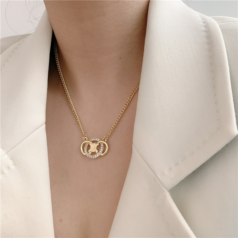 TIMEONLY Delicate Toggle Clasp Circle Bling Rhinestones Pendant Neckalces for Women Girls Small Linked Chain Neckalce Jewellery
TIMEONLY Delicate Toggle Clasp Circle Bling Rhinestones Pendant Neckalces for Women Girls Small Linked Chain Neckalce Jewellery