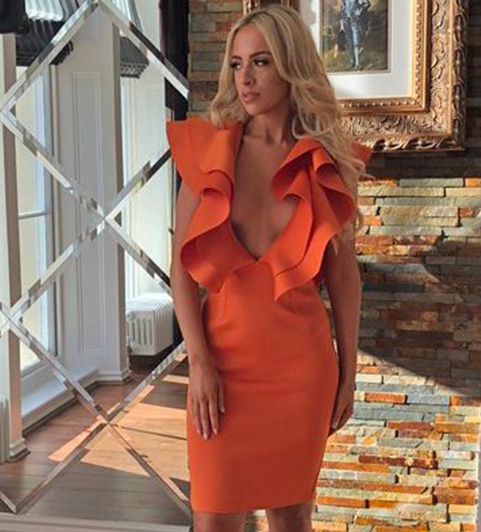 2021 New Cocktail Es Orange Sheath Prom Arabic Dubai Women V-neck Ruffles Short Evening Occasion Gowns Party Wear Jrg8
2021 New Cocktail Es Orange Sheath Prom Arabic Dubai Women V-neck Ruffles Short Evening Occasion Gowns Party Wear Jrg8