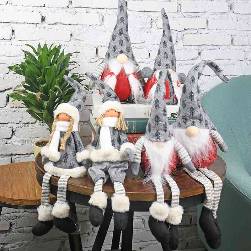 Nordic couple a pair of faceless dolls for men and women window ornaments gray hat sitting Santa Claus decoration
Nordic couple a pair of faceless dolls for men and women window ornaments gray hat sitting Santa Claus decoration