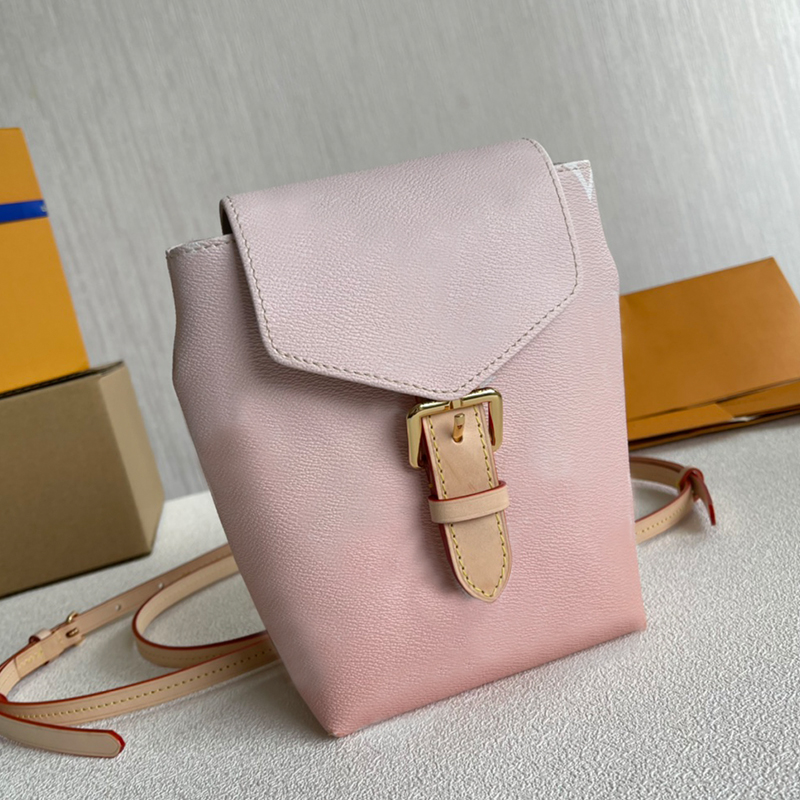 Wholesale 2021 Top quality Mini Backpack Leather Women's fashion Mini handbag travel purse luxury designer leather backpack, 13*19*8cm
Wholesale 2021 Top quality Mini Backpack Leather Women's fashion Mini handbag travel purse luxury designer leather backpack, 13*19*8cm