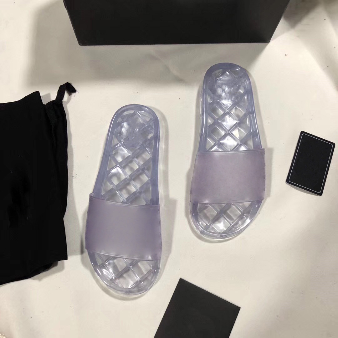 2021 hot Woman Luxurys Designers pvc Sandals Ladies Beach slides Slippers Big size EUR 35-41 women Flip Flops Color mixing With the box, Black
2021 hot Woman Luxurys Designers pvc Sandals Ladies Beach slides Slippers Big size EUR 35-41 women Flip Flops Color mixing With the box, Black