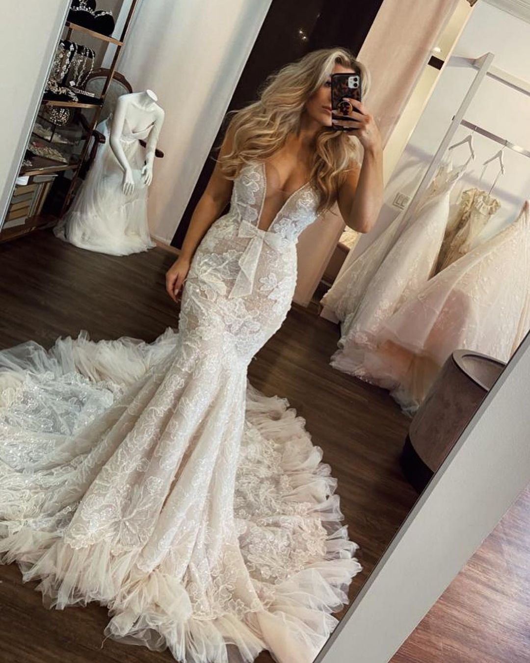 2021 Plus Size Arabic Aso Ebi Lace Sparkly Mermaid Wedding Dresses Spaghetti Vintage Bridal Dresses Charming Wedding Gowns ZJ677
