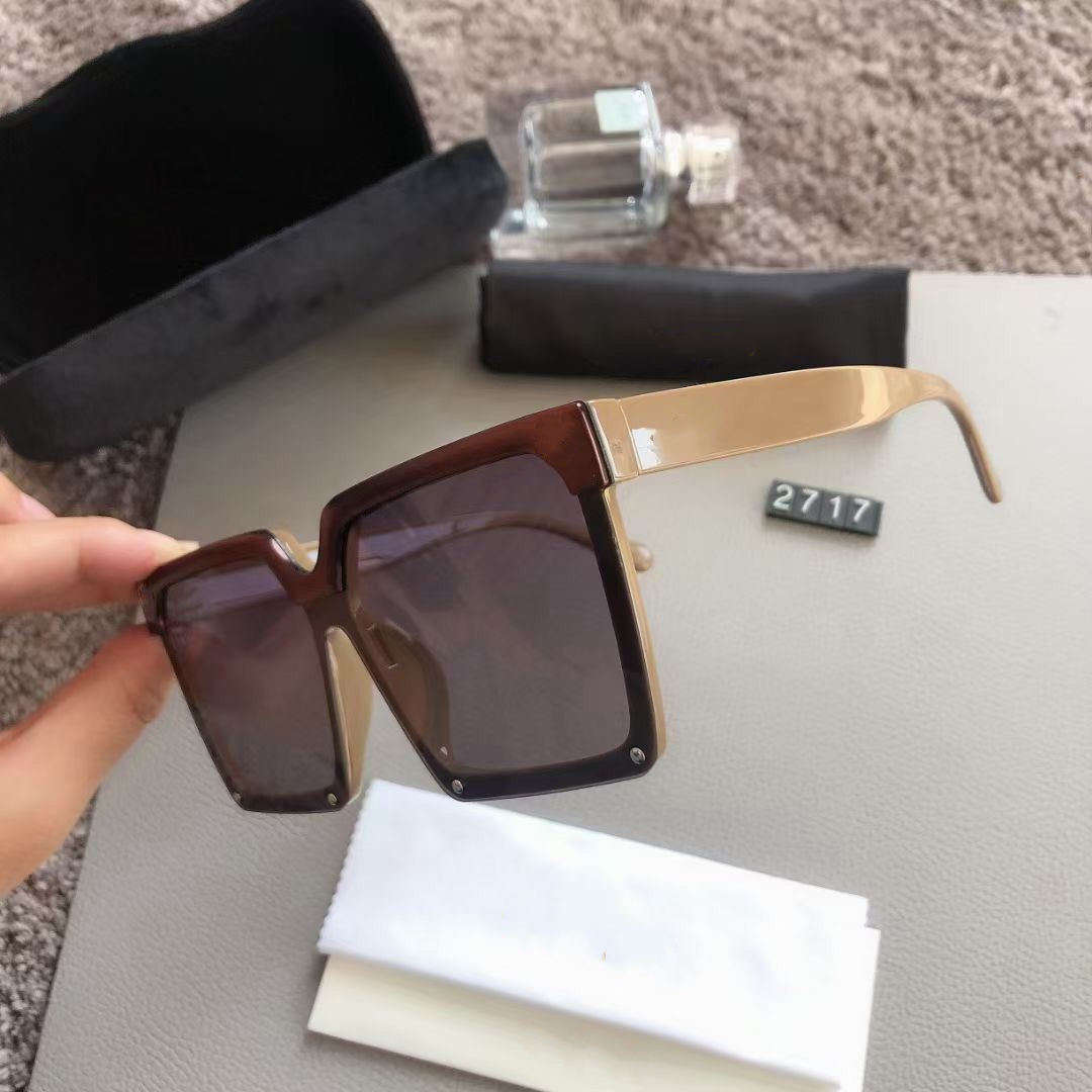 New 2021 Luxurys Designers Vintage Pilot Brands Sun Glasses Polarized UV400 For Men Women Sunglasses With Box and Case
New 2021 Luxurys Designers Vintage Pilot Brands Sun Glasses Polarized UV400 For Men Women Sunglasses With Box and Case