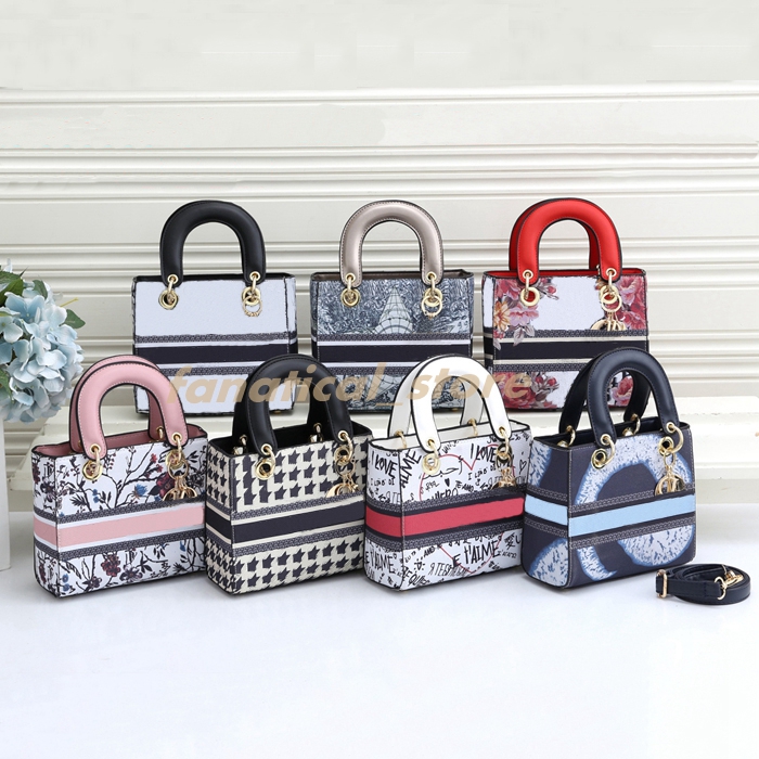 2021 fashionable luxurys shoulder bag for women Excellent quality leather designers camera bags size 20*8*17cm, Colour 1
2021 fashionable luxurys shoulder bag for women Excellent quality leather designers camera bags size 20*8*17cm, Colour 1