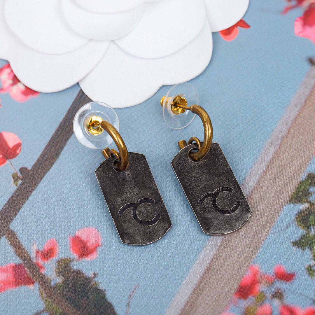 2021 Top quality drop earring with rectangle in black color charm women wedding jewelry gift have box stamp PS4583
2021 Top quality drop earring with rectangle in black color charm women wedding jewelry gift have box stamp PS4583