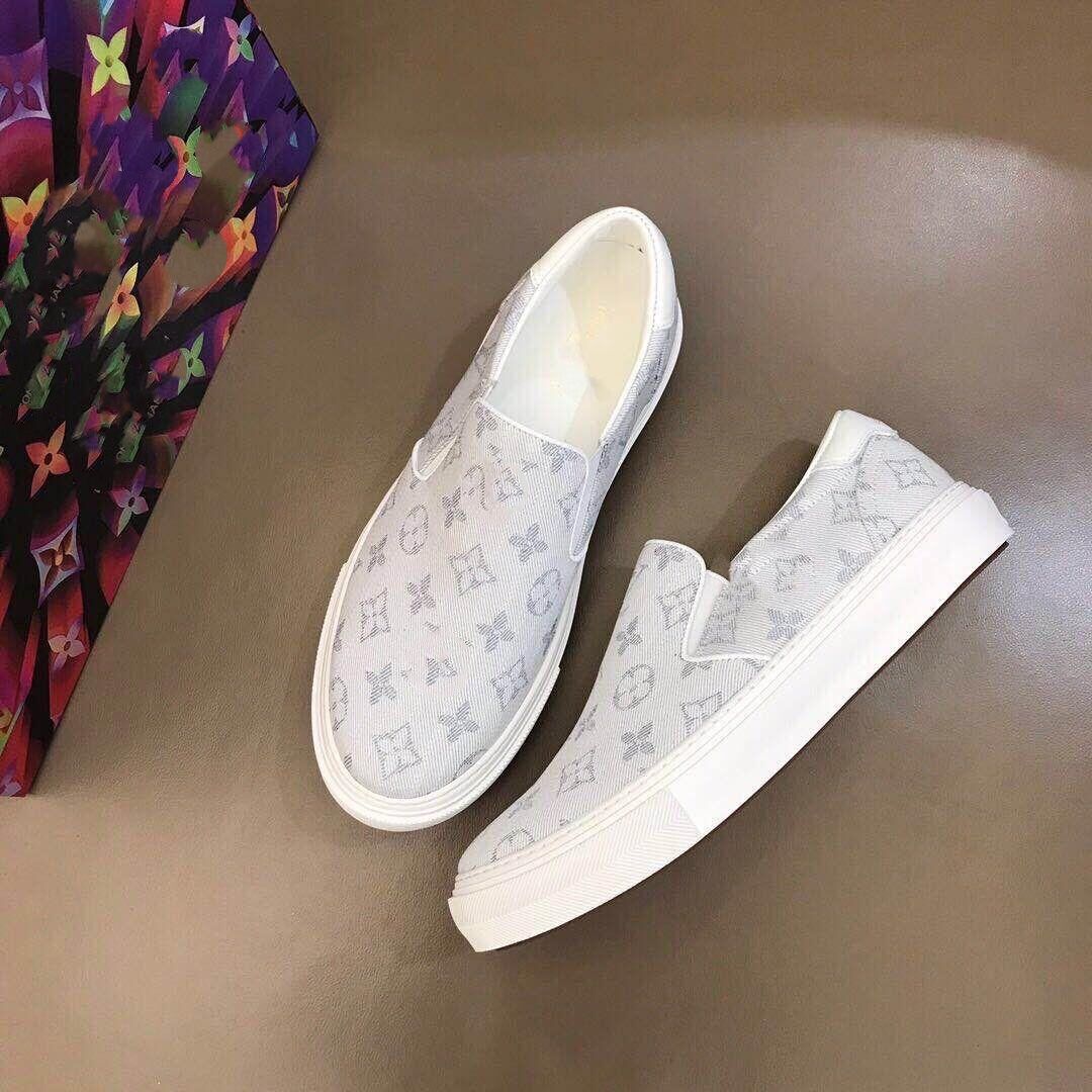 2021 mens designer shoes black white luxury designer mens shoes high quality letter printed Men Sneakers shoes plus size
2021 mens designer shoes black white luxury designer mens shoes high quality letter printed Men Sneakers shoes plus size