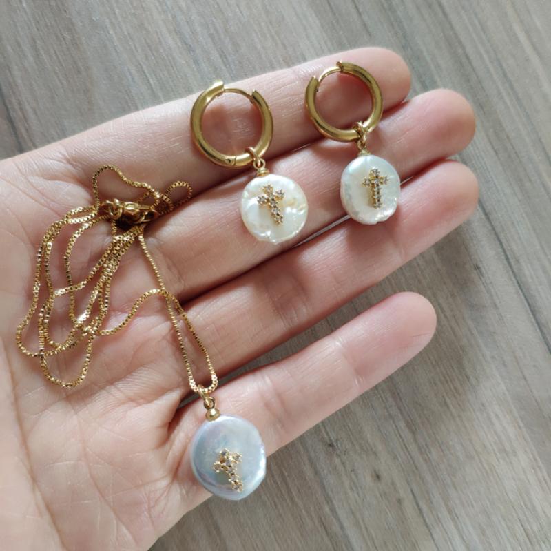 Earrings & Necklace White Cz Crystal Paved Tiny Gold Cross Religious Charm Freshwater Pearl Hoop Earring Choker Jewelry Set For Woman 2021, Silver
Earrings & Necklace White Cz Crystal Paved Tiny Gold Cross Religious Charm Freshwater Pearl Hoop Earring Choker Jewelry Set For Woman 2021, Silver