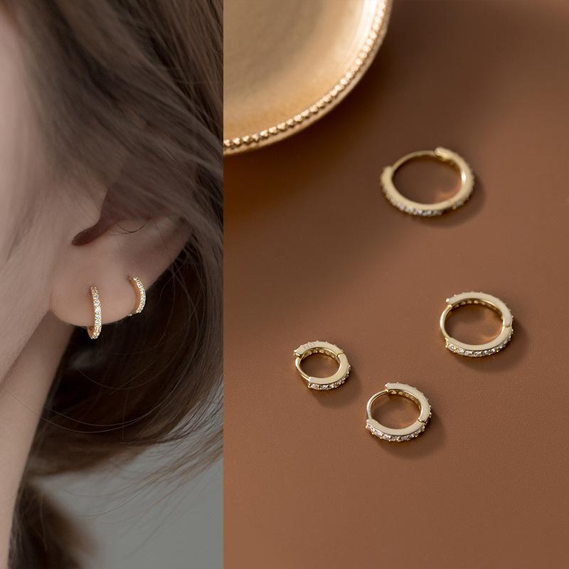 Hoop & Huggie S925 Sterling Silver CZ Cartilage Earrings Ear Buckle For Women Simple Rainbow Boho Classic Small Stud Thin Hoops Gift
Hoop & Huggie S925 Sterling Silver CZ Cartilage Earrings Ear Buckle For Women Simple Rainbow Boho Classic Small Stud Thin Hoops Gift