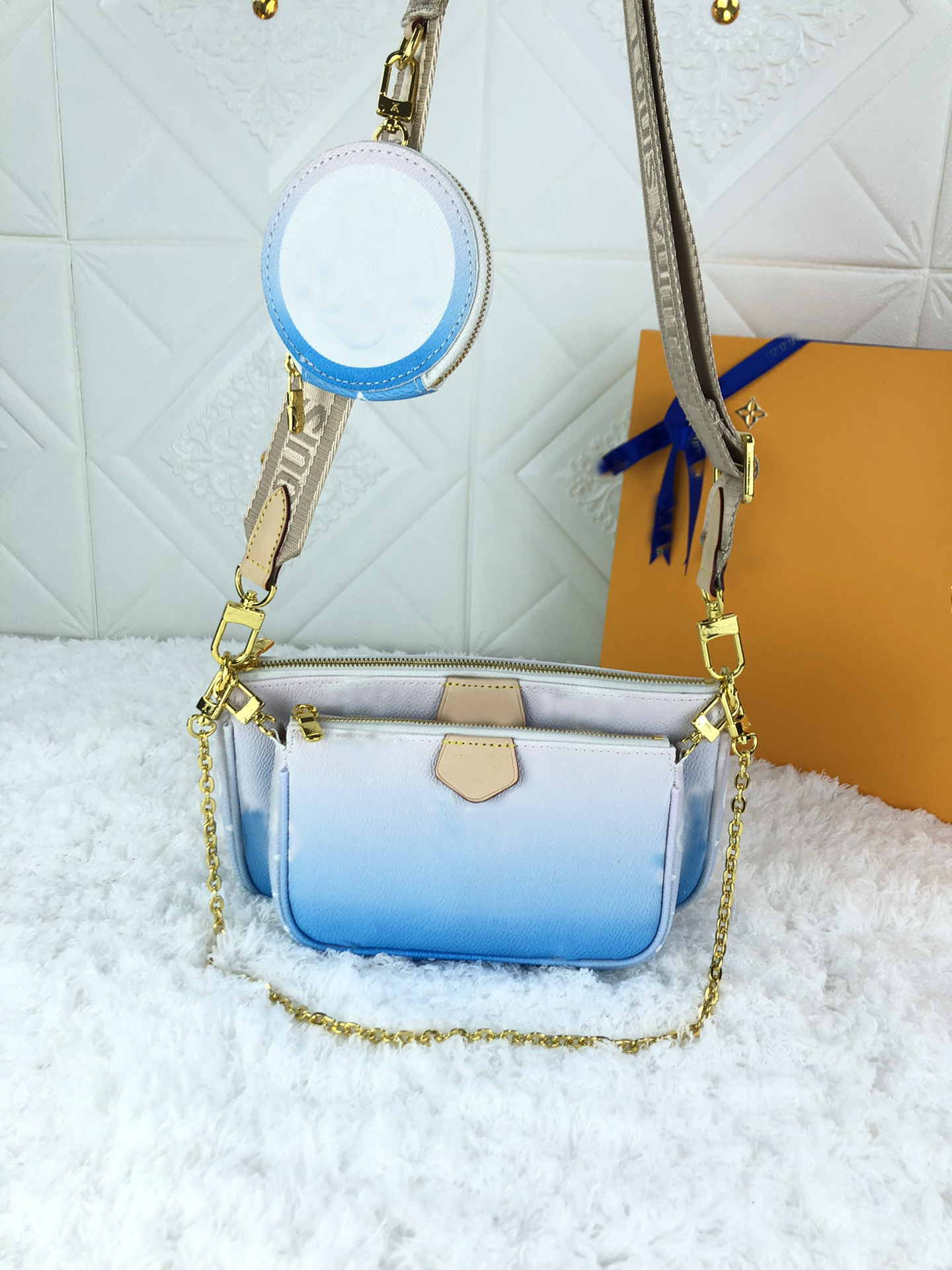 Latest Gradient Crossbody Bag Pochette Accessoires Fresh Coin Purse Women Depicted Wallet Empreinte Soft Grain Leather Clutch poker letter Flower 3 pcs By The Pool
Latest Gradient Crossbody Bag Pochette Accessoires Fresh Coin Purse Women Depicted Wallet Empreinte Soft Grain Leather Clutch poker letter Flower 3 pcs By The Pool