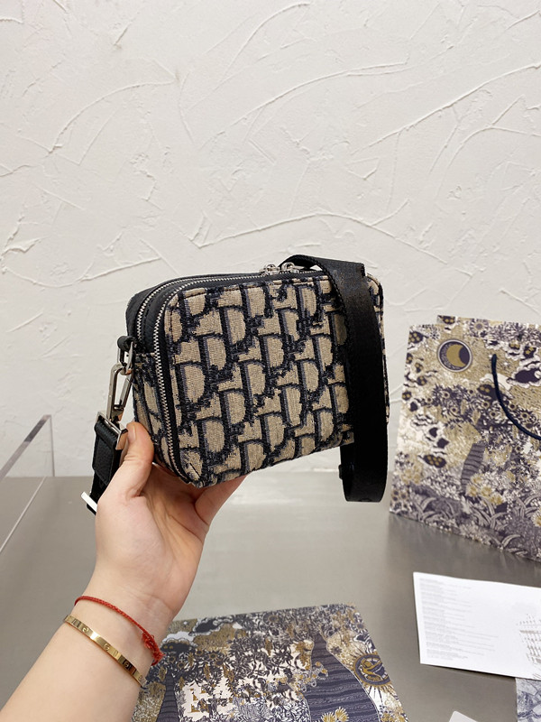 Women Crossbody Shoulder Bags Messenger bag feminina Coin Wallet femme luxe Designer bags Cosmetic Handbags NB782, Black
Women Crossbody Shoulder Bags Messenger bag feminina Coin Wallet femme luxe Designer bags Cosmetic Handbags NB782, Black