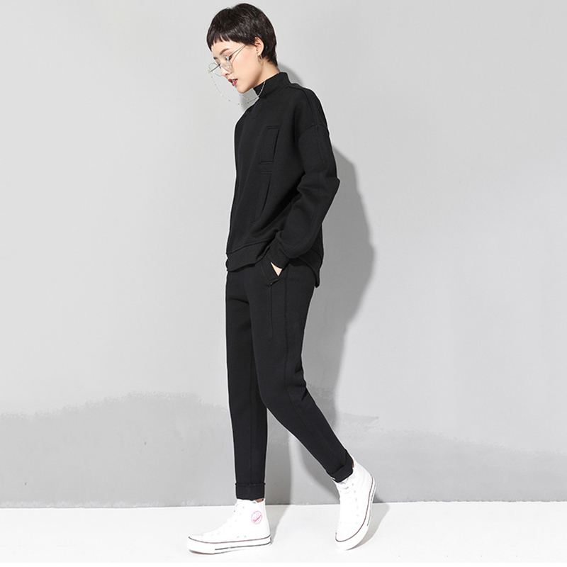 [EAM] New Spring Autumn High Collar Long Sleeve Black Loose Pocket Stitch Big Size Sweatshirt Women Fashion Tide JQ019 201102
