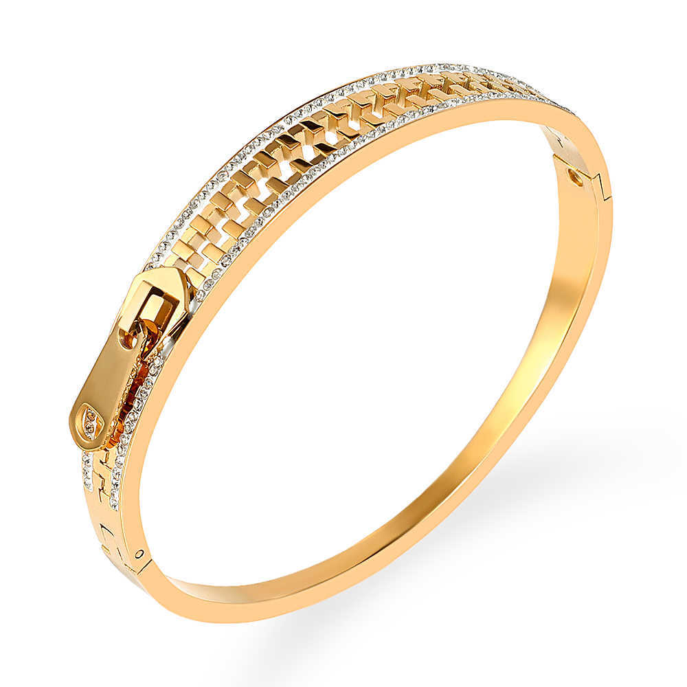 Fysara Brand New Fashion Zirconia Crystals Bangles Bracelets for Women Stainless Steel European Lover Buckle Bangles Valentines Q0719
Fysara Brand New Fashion Zirconia Crystals Bangles Bracelets for Women Stainless Steel European Lover Buckle Bangles Valentines Q0719