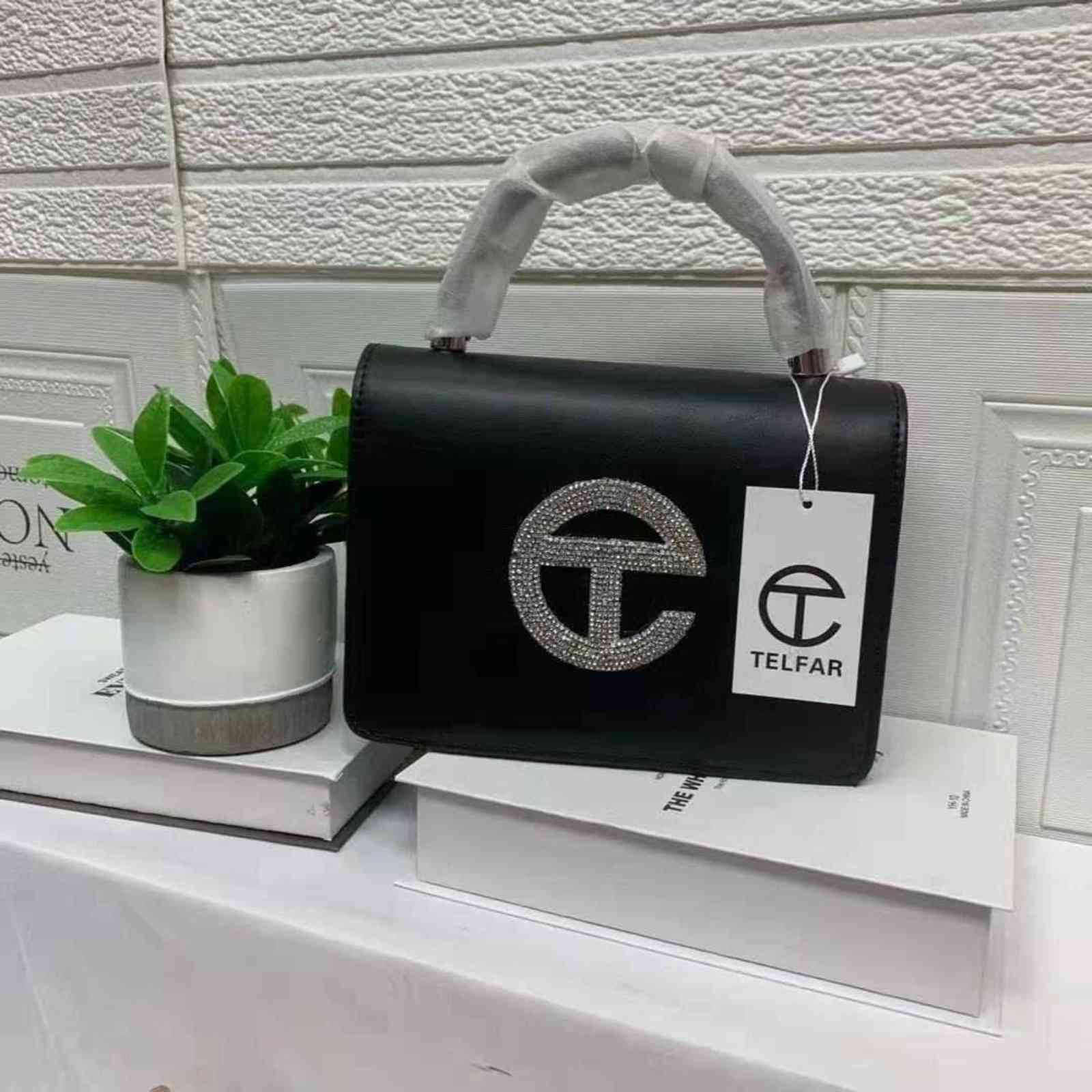 2021 Fashion Brand Telfar Bag Popular Women Shoulder Casual Pu Leather Square Hand Celebrity Shopper Luxury, Blue
2021 Fashion Brand Telfar Bag Popular Women Shoulder Casual Pu Leather Square Hand Celebrity Shopper Luxury, Blue