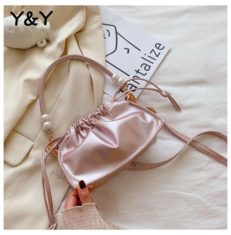 Y&Y French Single Shoulder Underarm Bag Fresh Retro Niche Design Messenger Handbag Fashion Temperament Women Pearl Bag Ruched, Pink
Y&Y French Single Shoulder Underarm Bag Fresh Retro Niche Design Messenger Handbag Fashion Temperament Women Pearl Bag Ruched, Pink