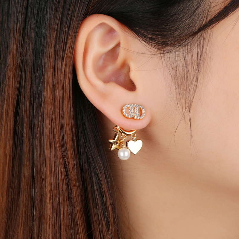 Highest counter quality luxury diamonds Studs Factory direct sales new designer 925 silver needle official reproductions ladies exquisite gift Earrings
Highest counter quality luxury diamonds Studs Factory direct sales new designer 925 silver needle official reproductions ladies exquisite gift Earrings