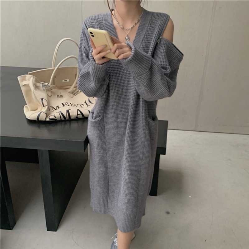WERUERUYU Retro French Girl Strapless Chic Knitting V-neck Long Sleeve Dress Girl Winter 210608, Photo color
WERUERUYU Retro French Girl Strapless Chic Knitting V-neck Long Sleeve Dress Girl Winter 210608, Photo color