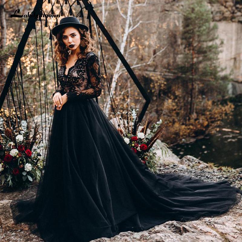 Black Long Sleeves Gothic Dresses Lace Applique Tulle Illusion Top Scalloped V Neck Country Wedding Bridal Gown Vestido De Novia