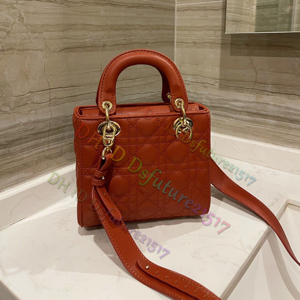 Luxurys Designers Bags 2021 women classic Crossbody Handbag top quality must-have shoulder bag high grade leather Handbags coins card holder
Luxurys Designers Bags 2021 women classic Crossbody Handbag top quality must-have shoulder bag high grade leather Handbags coins card holder